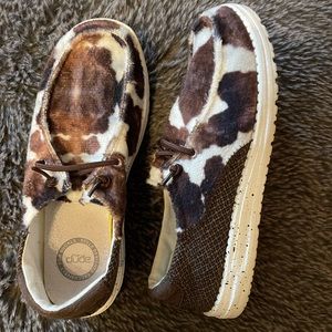 Brown/White Cowprint Hey dude